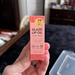 Pout Pucker Glaze Lip Oil - Fruit Punch